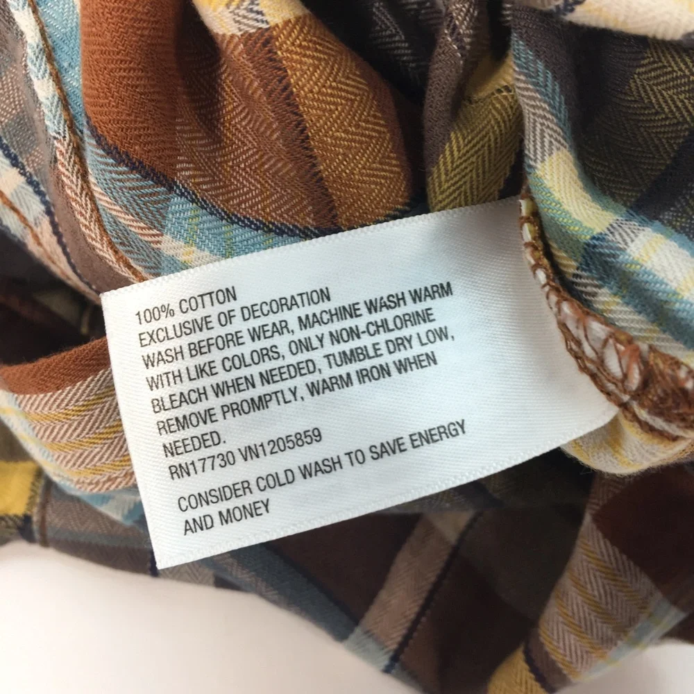 boys 2pc set‎ Oshkosh Plaid shirt & Khaki Pants 18m
